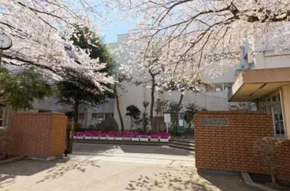 ザ・登戸ヒルズフォレストコート(千葉市立緑町中学校)