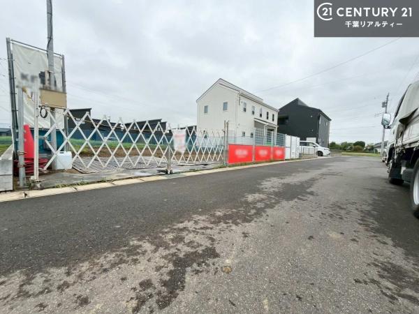 市原市今津朝山の新築一戸建(前面道路含む現地写真)