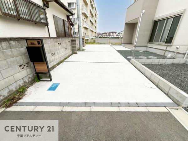 木更津市高砂1丁目の中古一戸建て(駐車場)