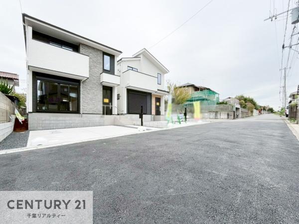 木更津市祇園2丁目 1号棟(前面道路含む現地写真)