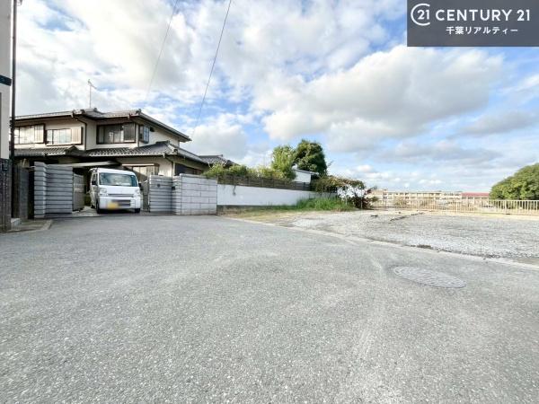 市原市青葉台1丁目の中古一戸建て(前面道路含む現地写真)