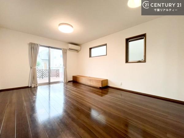 木更津市金田東6丁目の中古一戸建て(リビング)