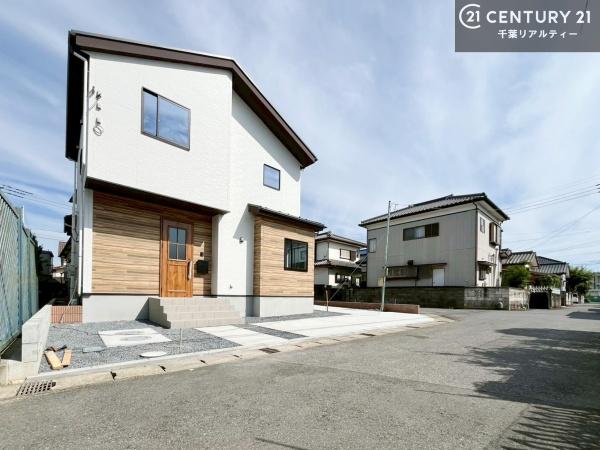 木更津市岩根4丁目の新築一戸建(前面道路含む現地写真)