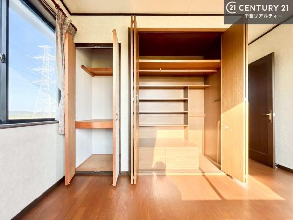 市原市浅井小向の中古一戸建て(収納)