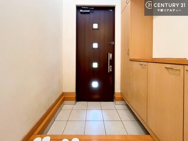 木更津市港南台4丁目の中古一戸建て(玄関)