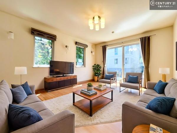木更津市港南台4丁目の中古一戸建て(リビング)