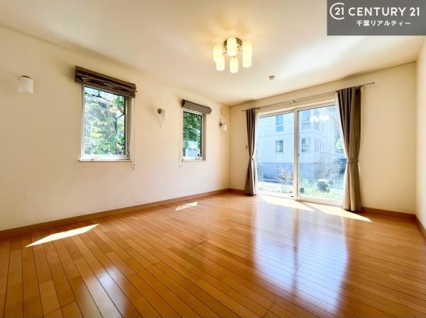 木更津市港南台4丁目の中古一戸建て(リビング)