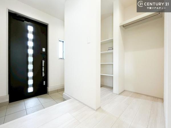 市原市姉崎の新築一戸建(玄関)