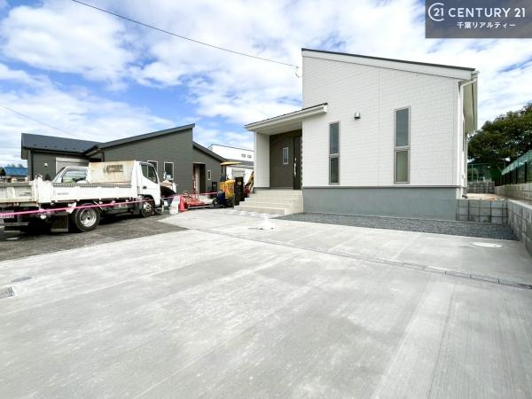 市原市姉崎の新築一戸建(駐車場)