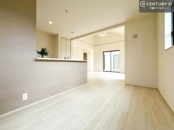 市原市姉崎の新築一戸建(リビング)