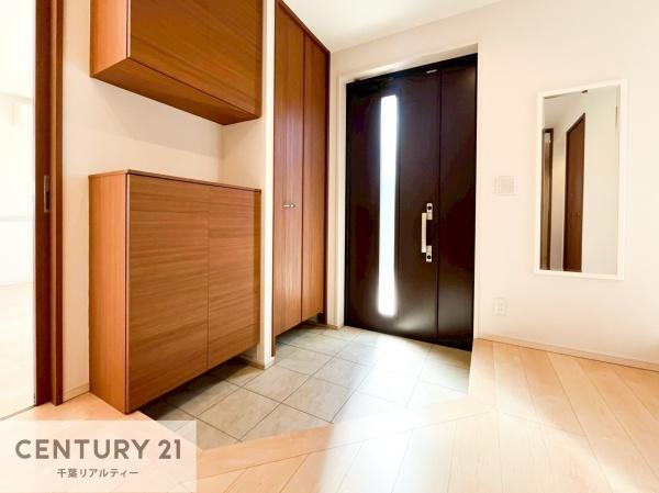 木更津市金田東4丁目の中古一戸建て(玄関)