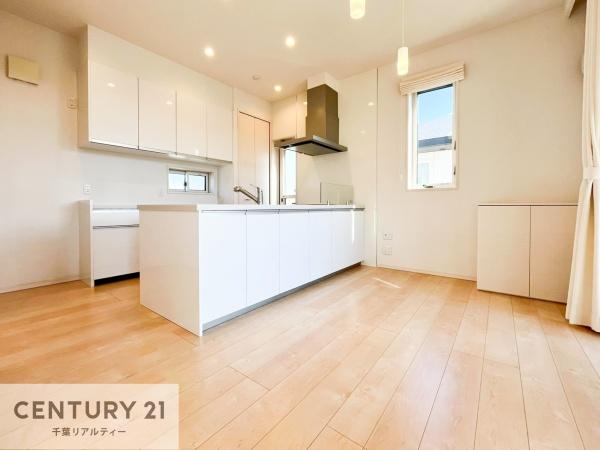 木更津市金田東4丁目の中古一戸建て(リビング)