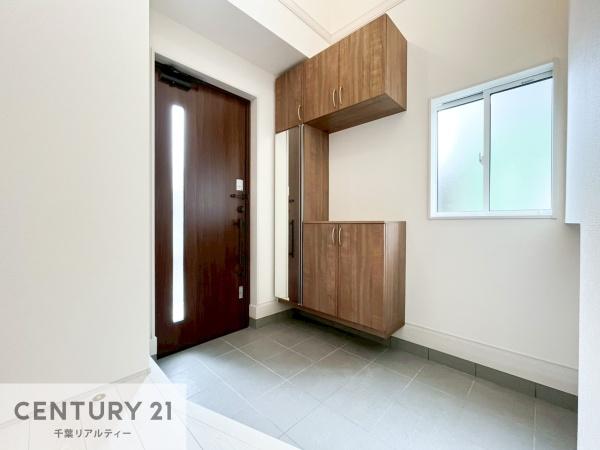 君津市君津台3丁目の新築一戸建(玄関)