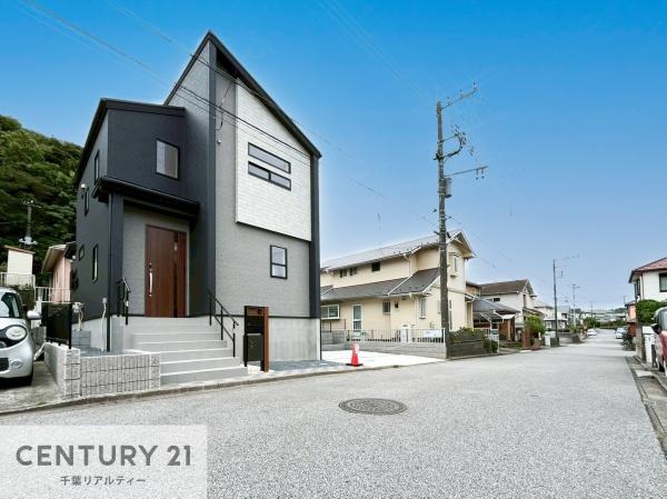 君津市君津台3丁目の新築一戸建(前面道路含む現地写真)