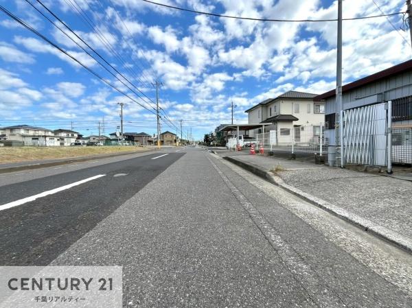 君津市人見3丁目の新築一戸建(前面道路含む現地写真)