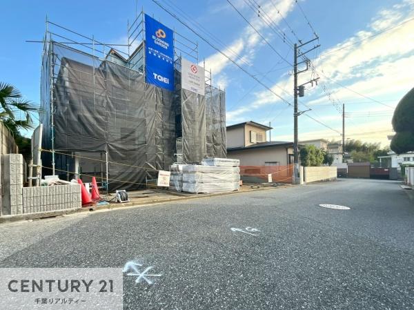 木更津市畑沢4丁目の新築一戸建(前面道路含む現地写真)
