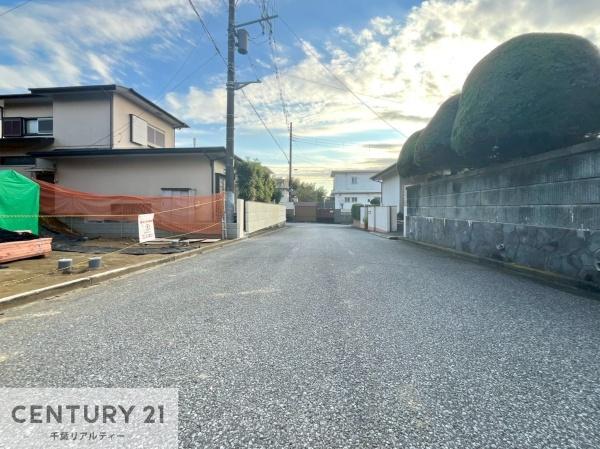 木更津市畑沢4丁目の新築一戸建(前面道路含む現地写真)