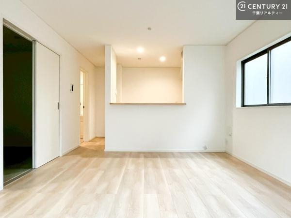 市原市山田橋3丁目の新築一戸建(リビング)