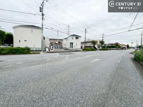 市原市山田橋3丁目の新築一戸建(前面道路含む現地写真)
