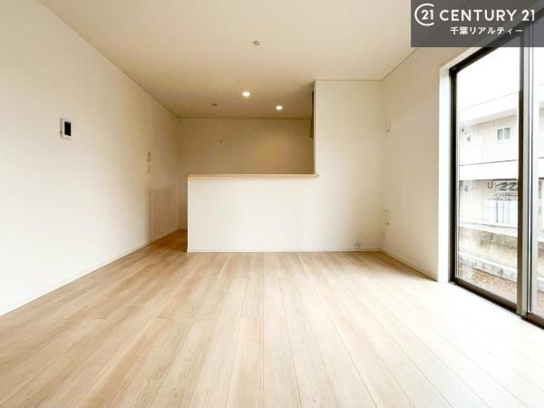 市原市山田橋3丁目の新築一戸建(リビング)