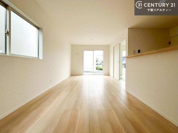 市原市山田橋3丁目の新築一戸建(リビング)