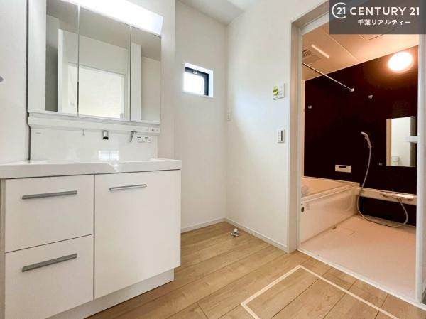 袖ケ浦市蔵波台5丁目　2号棟　新築戸建て