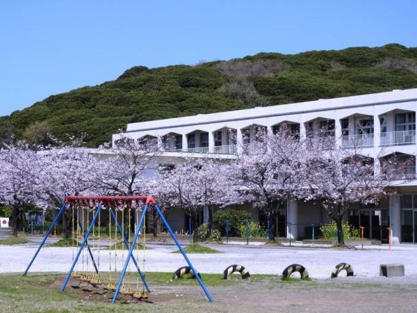 君津市西坂田２丁目の土地(君津市立周西の丘小学校)