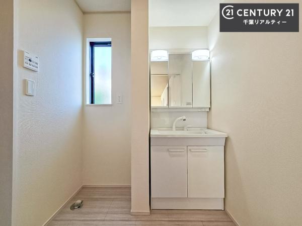 成田市大袋I　B号棟