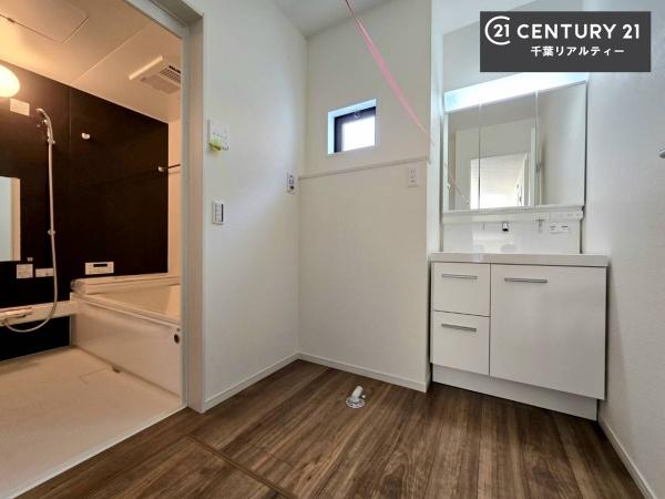 千葉市中央区旭町　１号棟