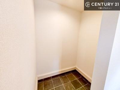 富里市御料　2号棟