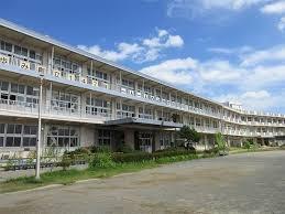 千葉市花見川区検見川町　１号棟(千葉市立検見川小学校)