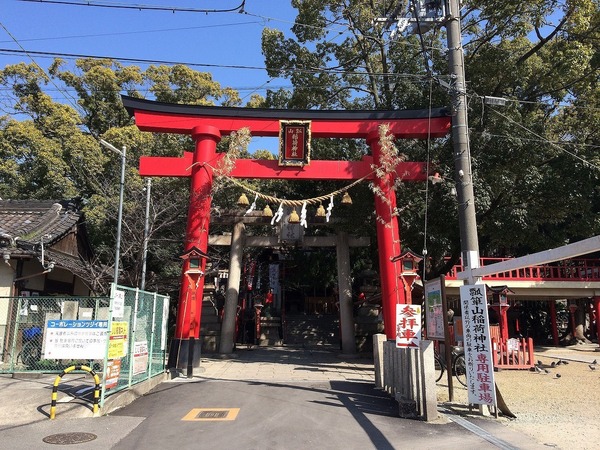 東大阪市鷹殿町の中古一戸建て(稲荷神社)