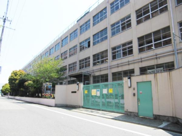 東大阪市西堤本通東２丁目の中古一戸建て(東大阪市立新喜多中学校)