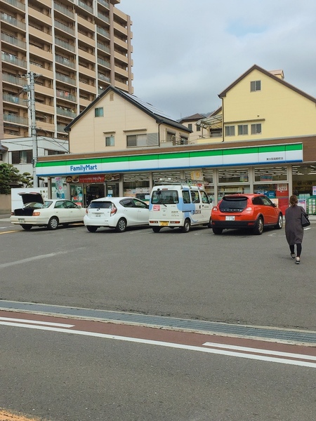 正起瓢箪山ハイツ(ファミリーマート 東大阪市箱殿町店)