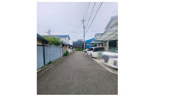 東大阪市若江本町1丁目の中古一戸建て(前面道路含む現地写真)