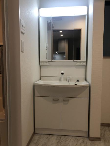 東大阪市大蓮東2丁目の新築一戸建(洗面台・洗面所)