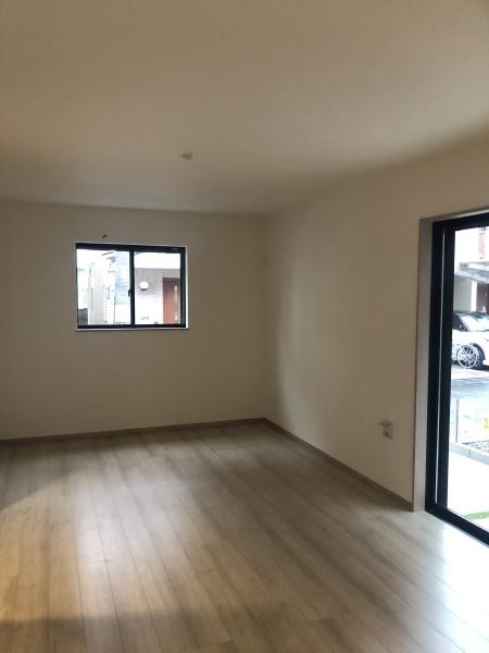 東大阪市大蓮東2丁目の新築一戸建(リビング)