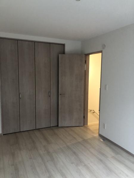 東大阪市大蓮東2丁目の新築一戸建(洋室)