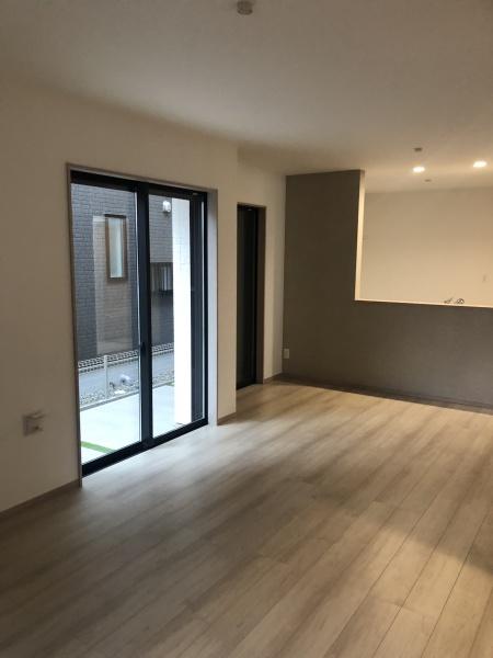 東大阪市大蓮東2丁目の新築一戸建(リビング)