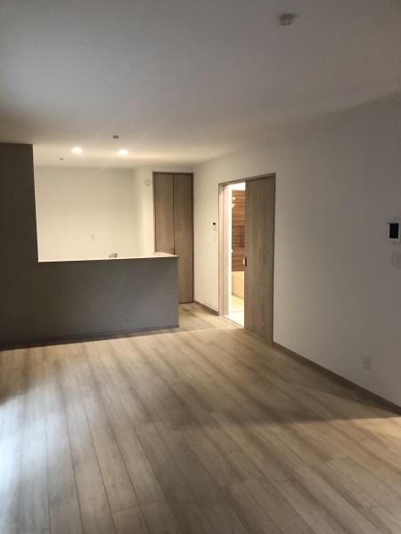 東大阪市大蓮東2丁目の新築一戸建(リビング)