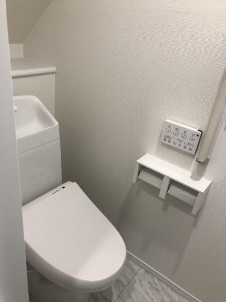 東大阪市大蓮東2丁目の新築一戸建(トイレ)