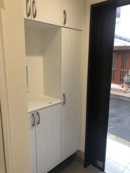 東大阪市大蓮東2丁目の新築一戸建(玄関)