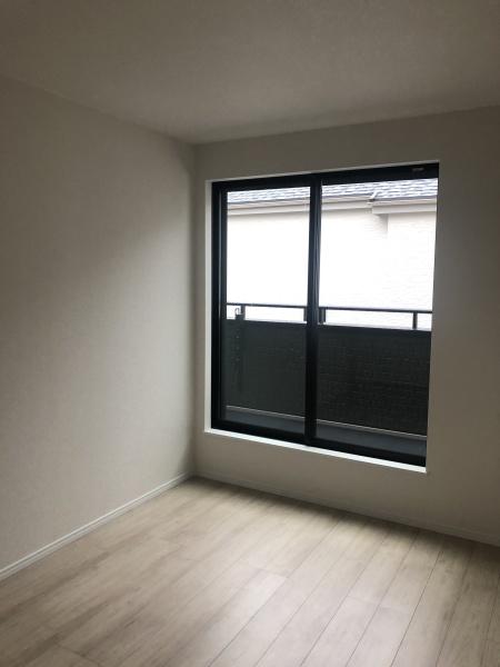 東大阪市大蓮東2丁目の新築一戸建(洋室)