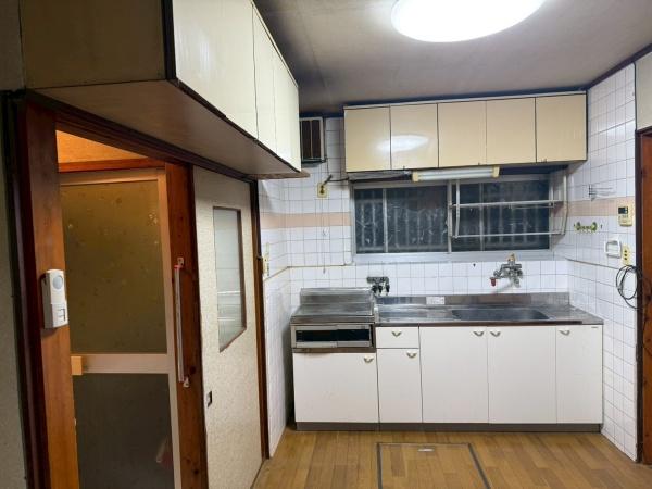 八尾市曙町３丁目の中古一戸建て