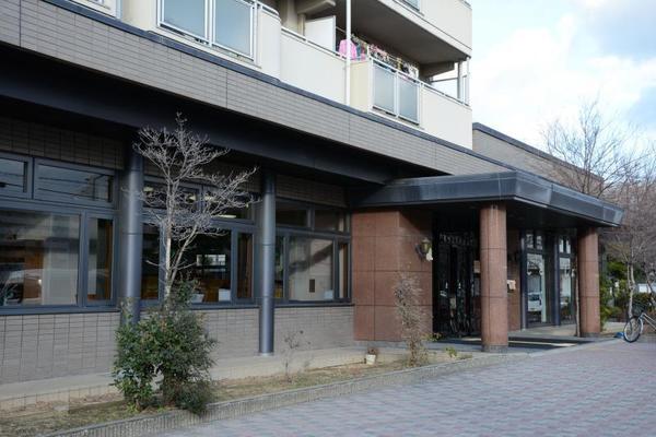 八尾市田井中２丁目の新築一戸建(八尾市立志紀図書館)