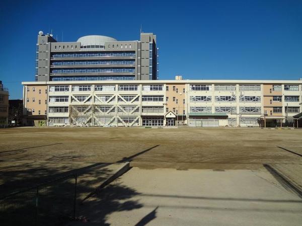 八尾市東本町５丁目の土地(八尾市立八尾小学校)