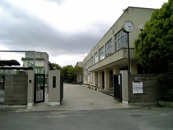 八尾市太田新町９丁目の中古一戸建て(八尾市立大正中学校)