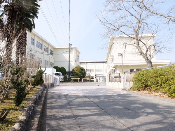 豊田市宝来町4丁目の土地(豊田市立東山小学校)