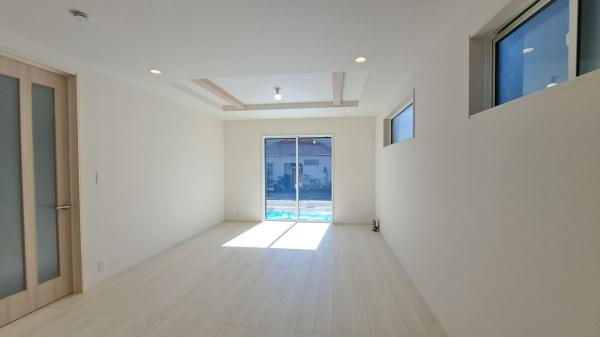 豊田市小坂町13丁目2号棟新築戸建全3棟(リビング)