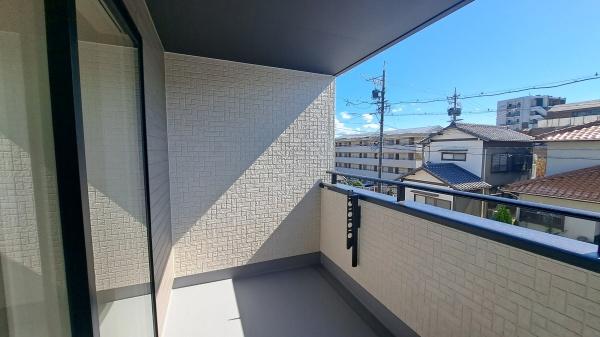 豊田市小坂町13丁目2号棟新築戸建全3棟(バルコニー)